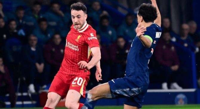 九游游戏旧版本赛后巴黎圣日耳曼备战德甲，手感冰凉细节曝光，引发热议，轮换策略成焦点(巴黎圣日耳曼最佳阵容)